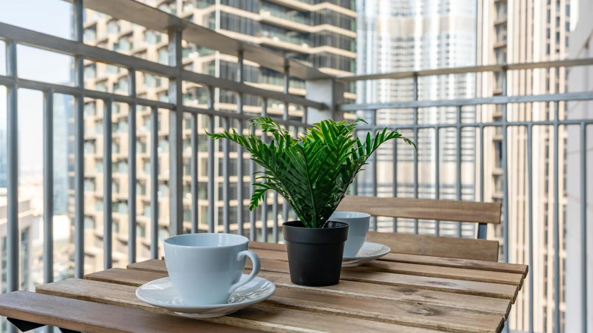Burj Khalifa Views - 5 Min Walk From Dubai Mall - Upgraded - Designer Choice - 8 People - Dubai Opera Apartment