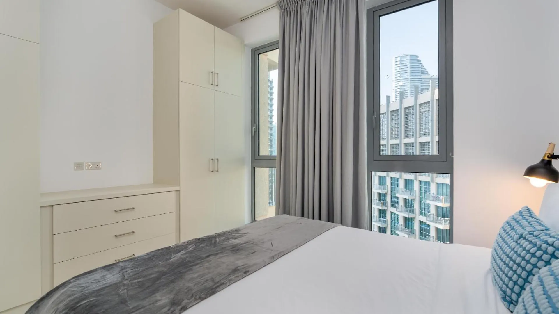 Apartment Burj Khalifa Views - 5 Min Walk From Dubai Mall - Upgraded - Designer Choice - 8 People - Dubai Opera United Arab Emirates