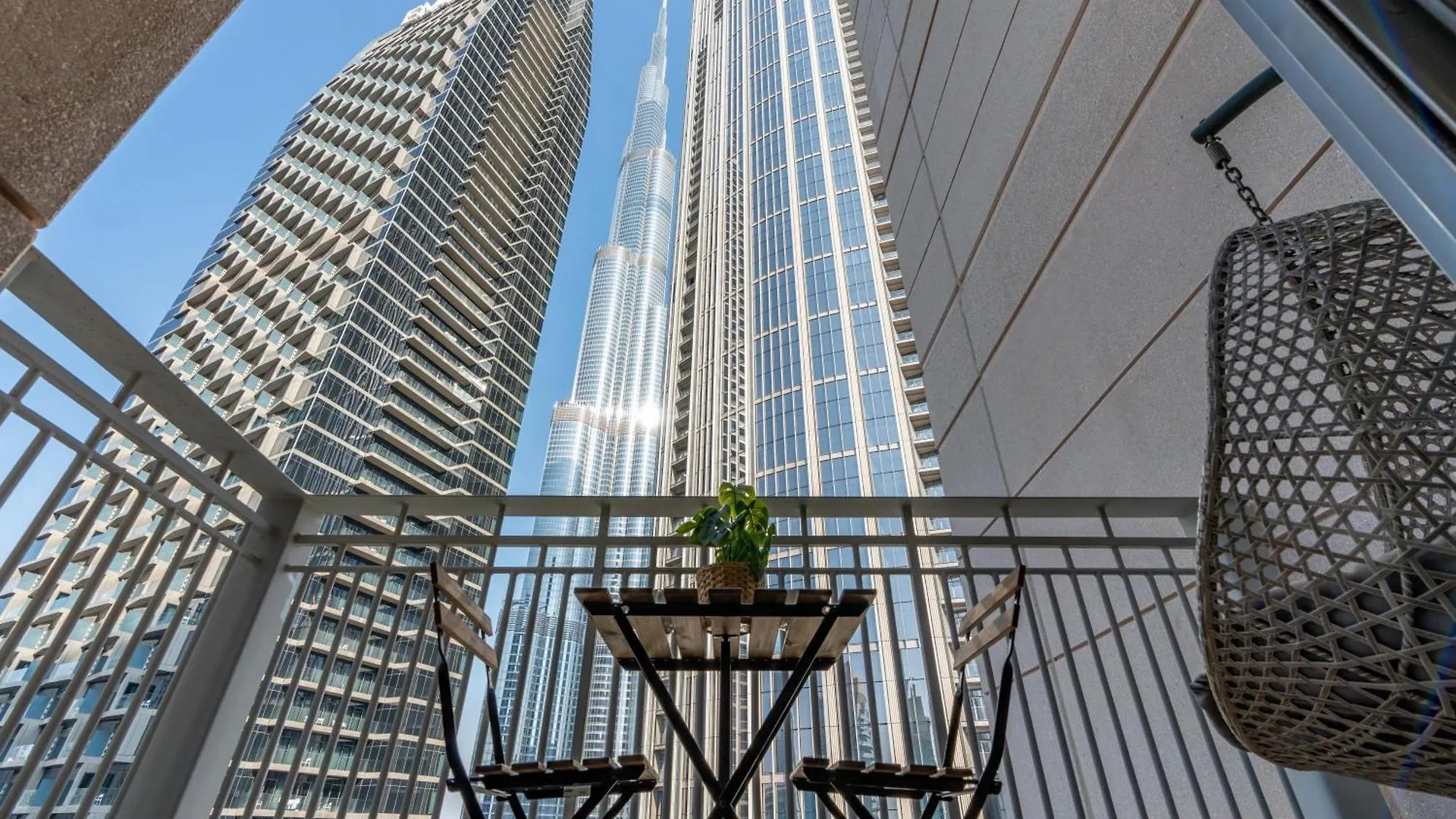 Apartment Burj Khalifa Views - 5 Min Walk From Dubai Mall - Upgraded - Designer Choice - 8 People - Dubai Opera