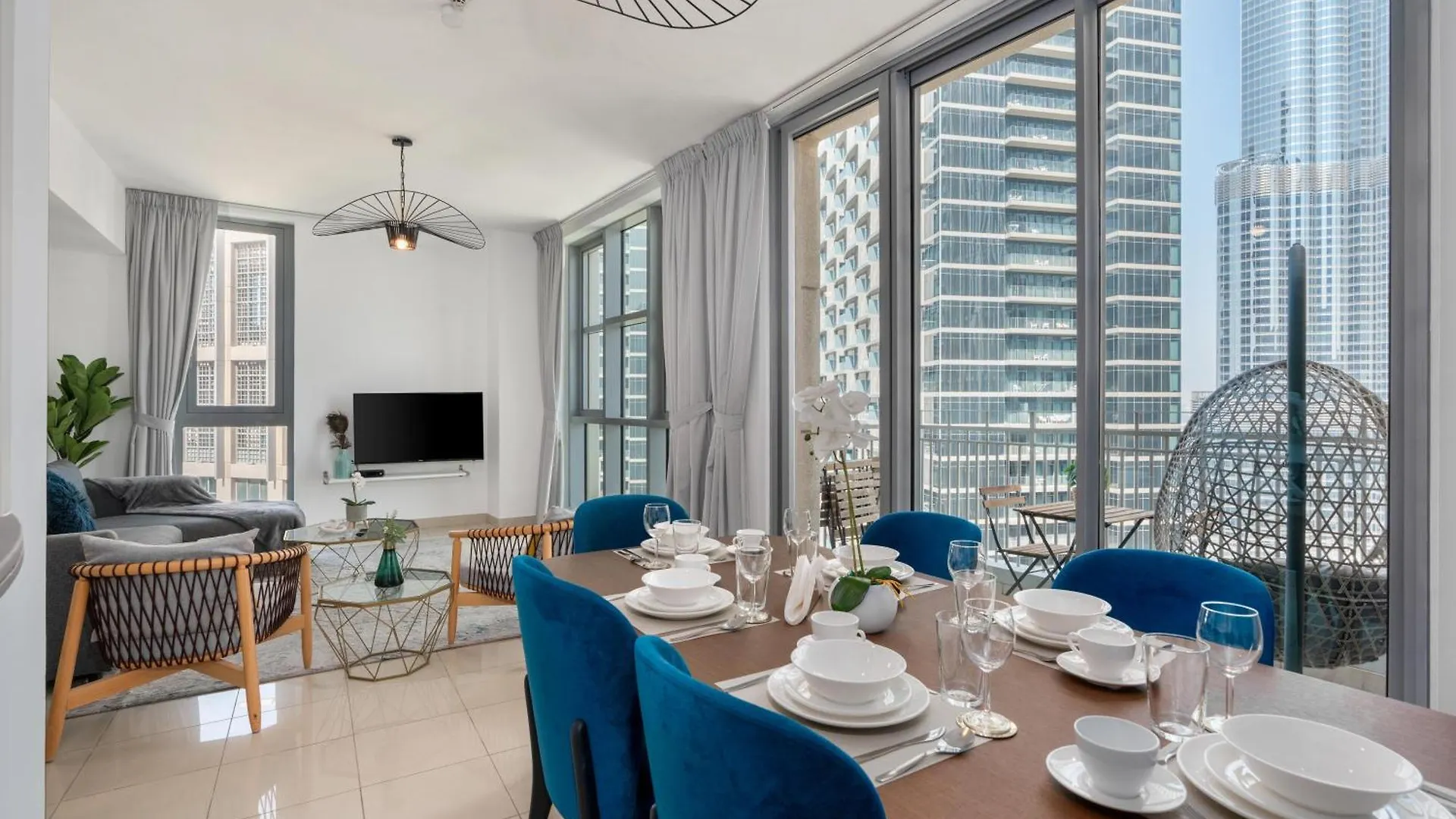 Burj Khalifa Views - 5 Min Walk From Dubai Mall - Upgraded - Designer Choice - 8 People - Dubai Opera Apartment