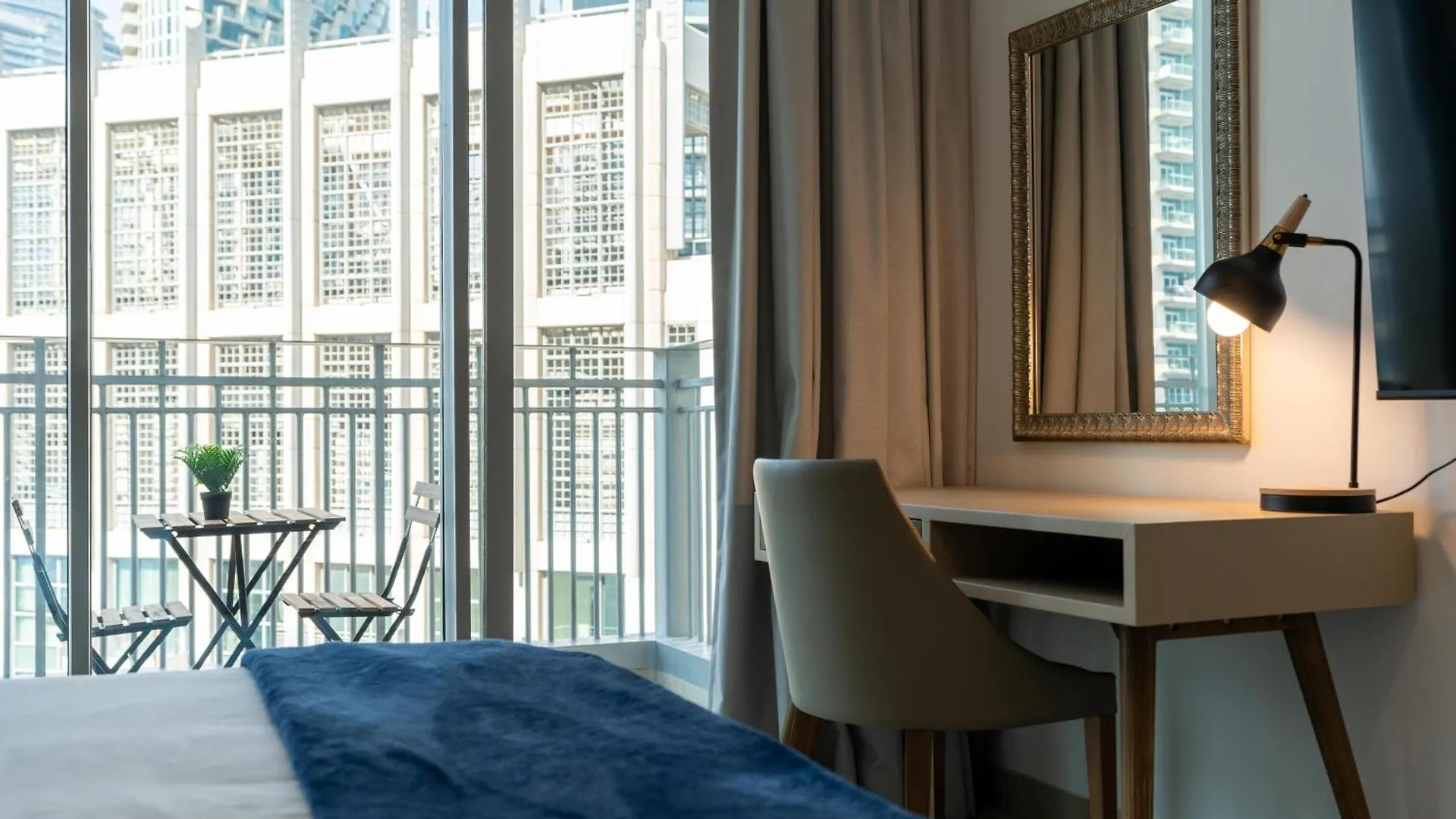 Burj Khalifa Views - 5 Min Walk From Dubai Mall - Upgraded - Designer Choice - 8 People - Dubai Opera Apartment