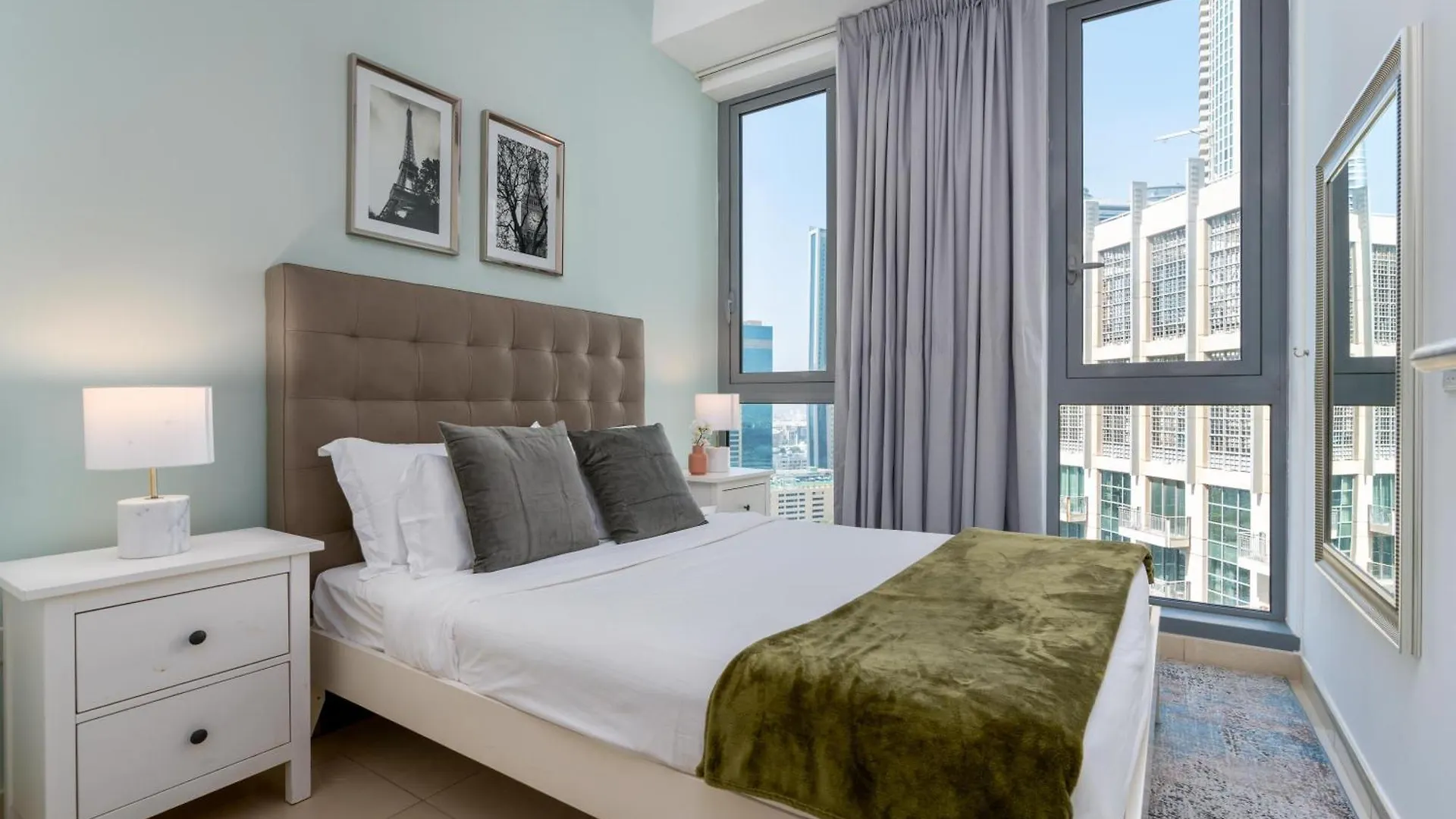 Burj Khalifa Views - 5 Min Walk From Dubai Mall - Upgraded - Designer Choice - 8 People - Dubai Opera Apartment